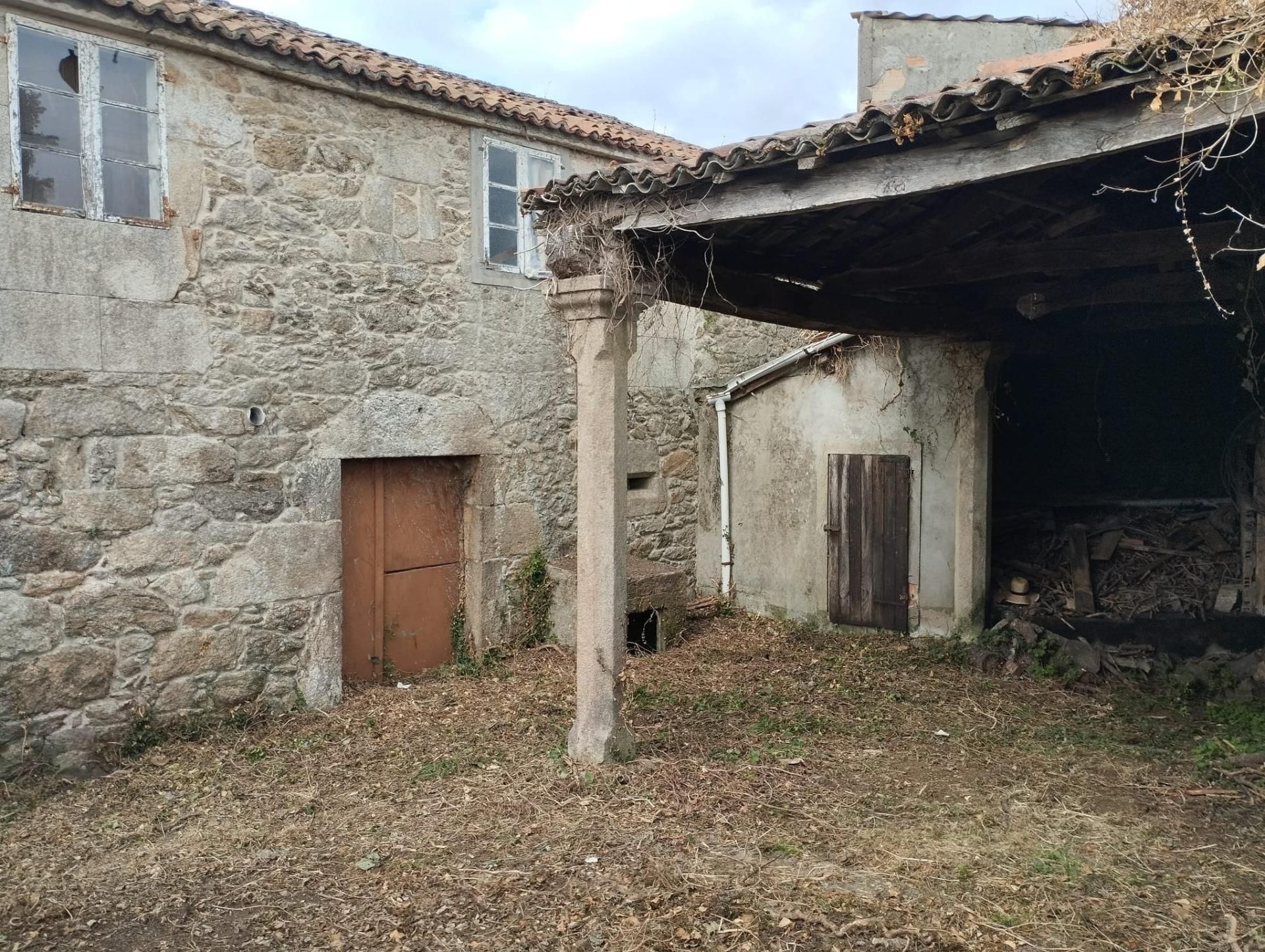 Exterior view of House or chalet for sale in A Estrada 