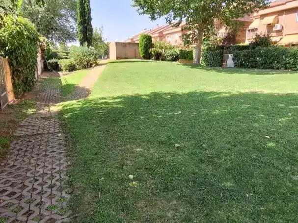 Casa o xalet en venda en Villalbilla amb Aire condicionat, Piscina i Balcó