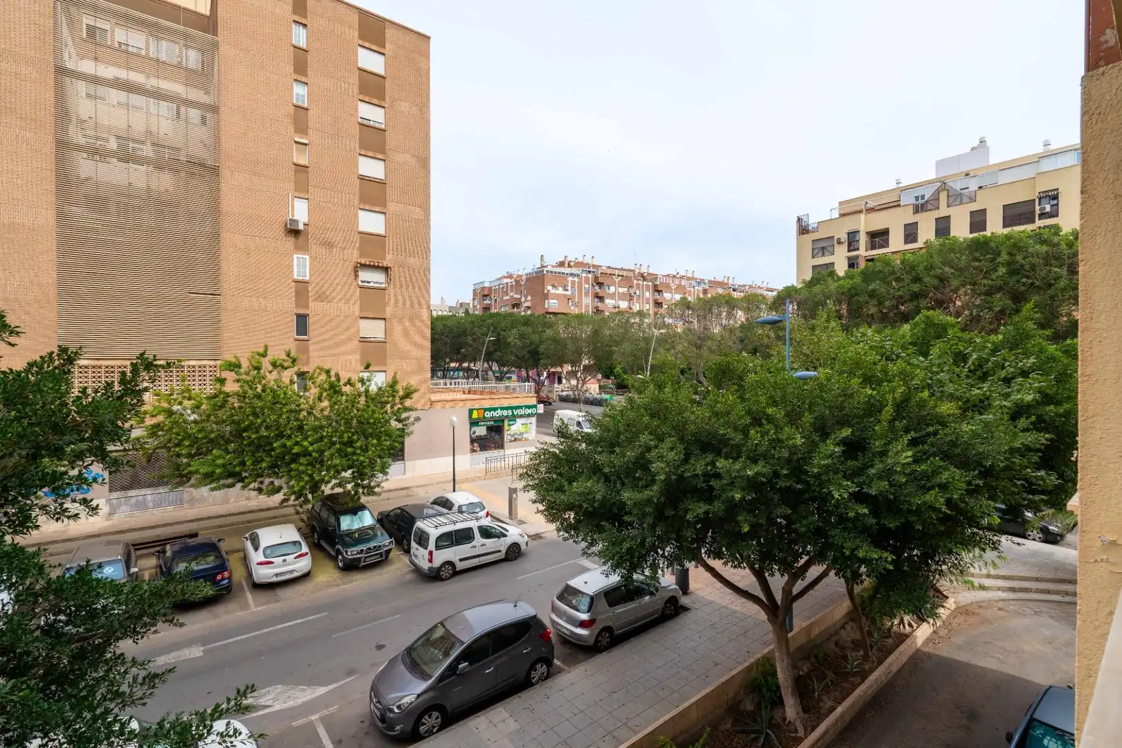Vista exterior de Pis de lloguer en Almería amb Terrassa