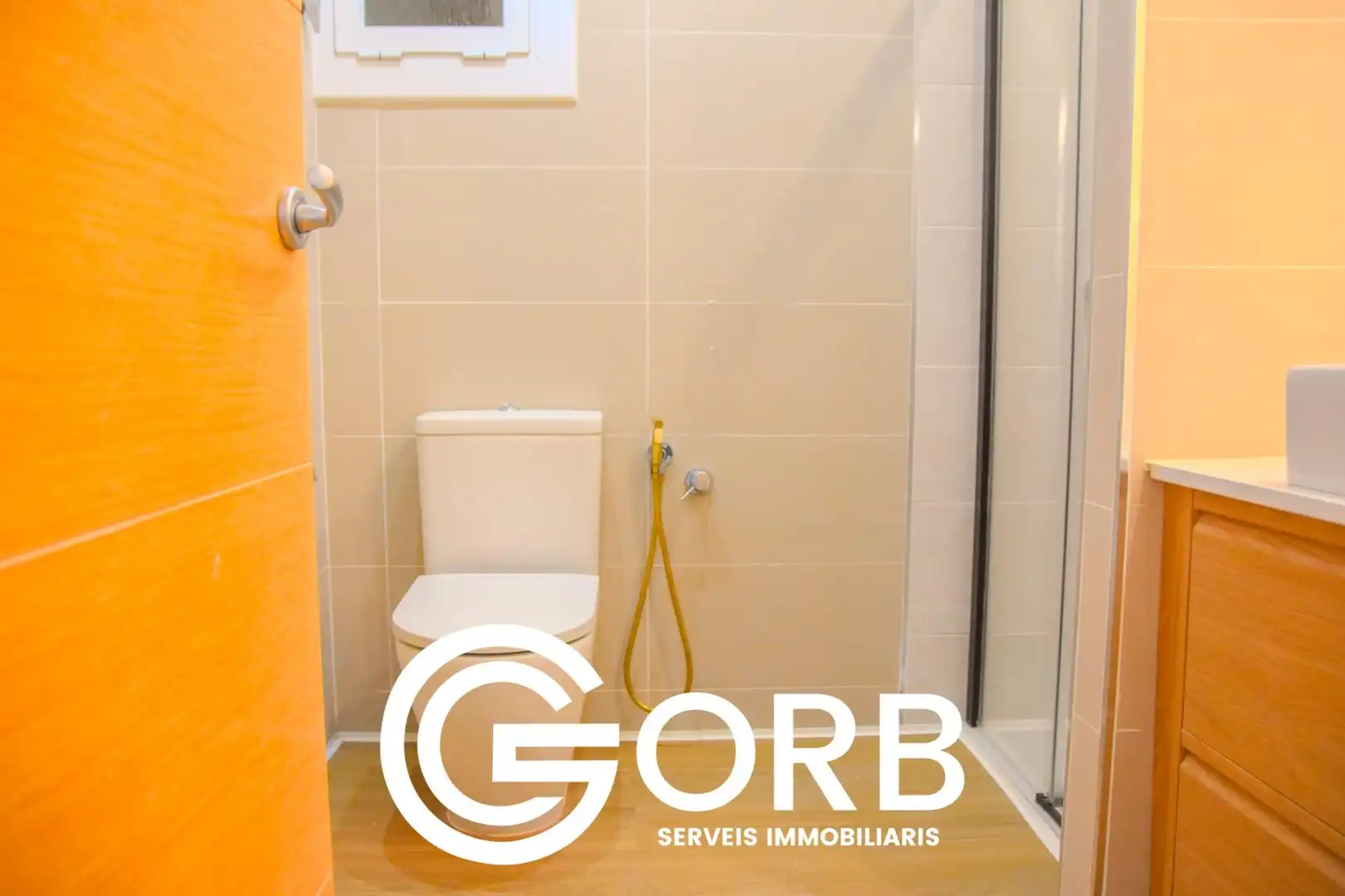 Badezimmer von Wohnung zum Verkauf in Mataró mit Parkett, Terrasse und Möbliert