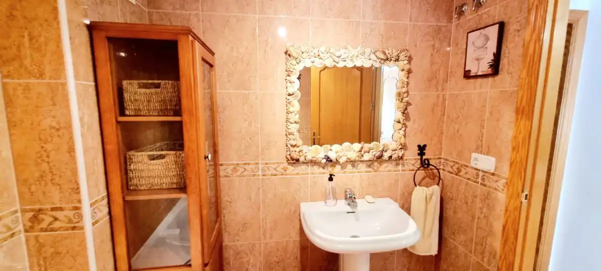 Bathroom of Flat for rent in Águilas  with Furnished and Balcony