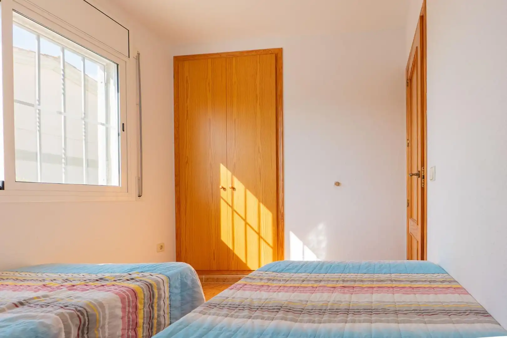 Habitación de Casa o chalet en venta en Deltebre con Piscina