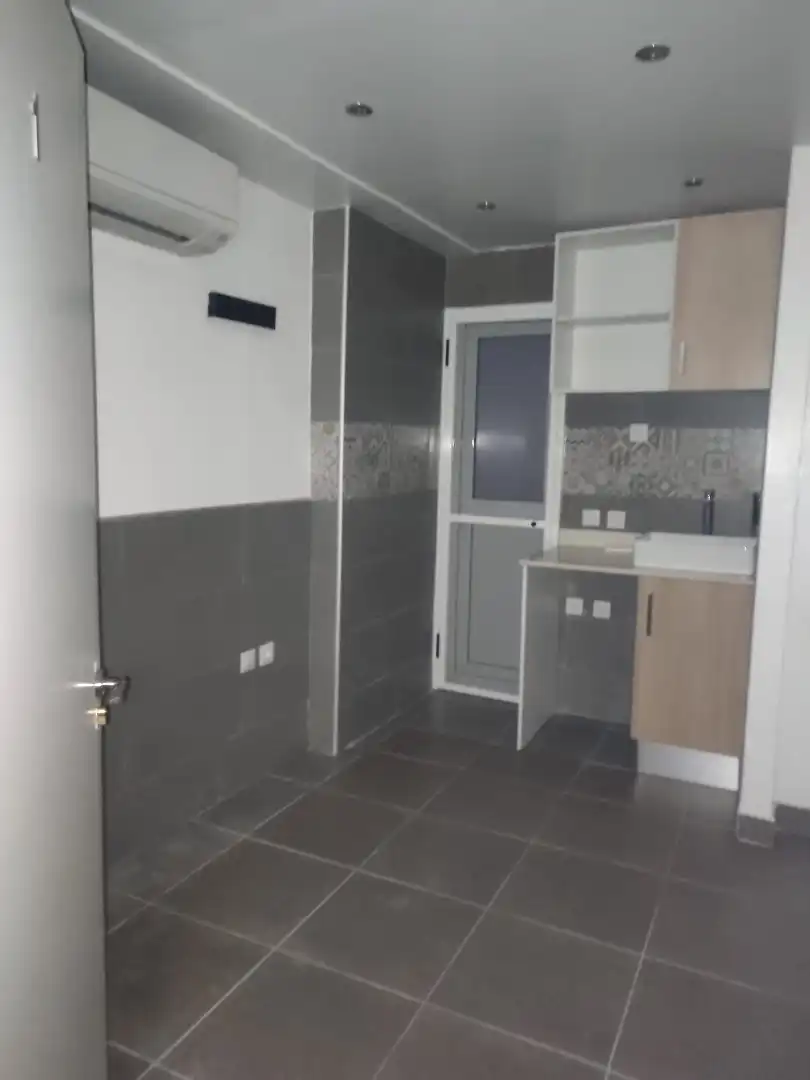 Kitchen of Ground floor for sale in Barcelona  with Air Conditioner and Alarm
