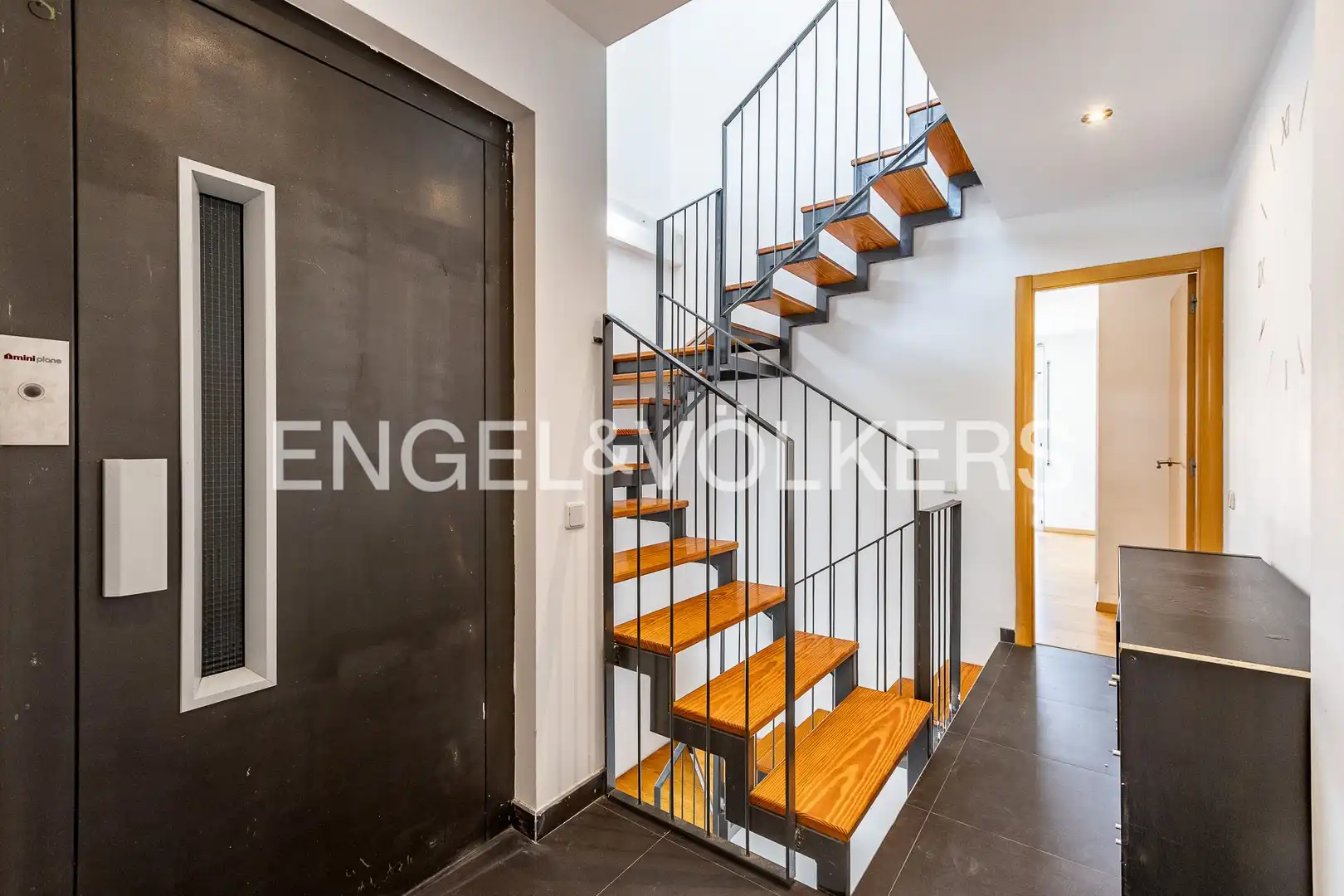 Casa adosada en venta en Sabadell con Calefacción, Terraza y Balcón
