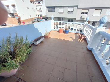 Adosado con piscina en venta en Las Lagunas