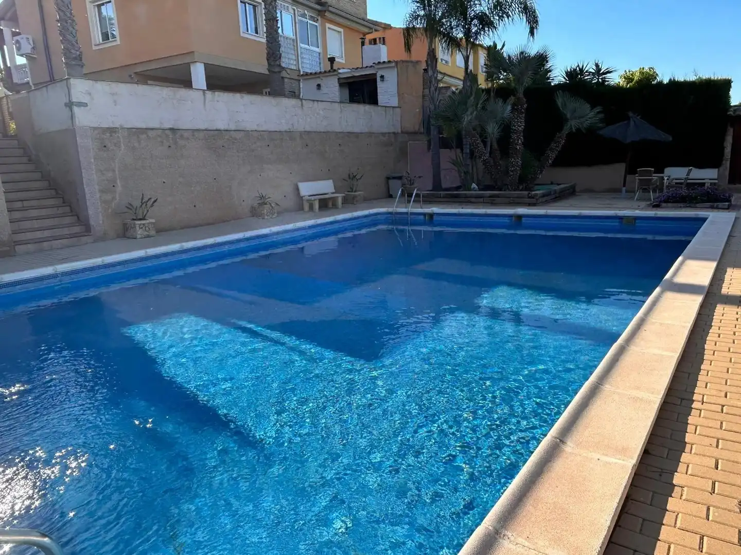 Piscina de Casa adosada en venda en Murcia amb Aire condicionat, Jardí privat i Terrassa