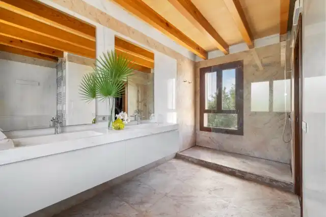 Bathroom of Country homes for sale in  Palma de Mallorca  with Air Conditioner, Heating and Private garden