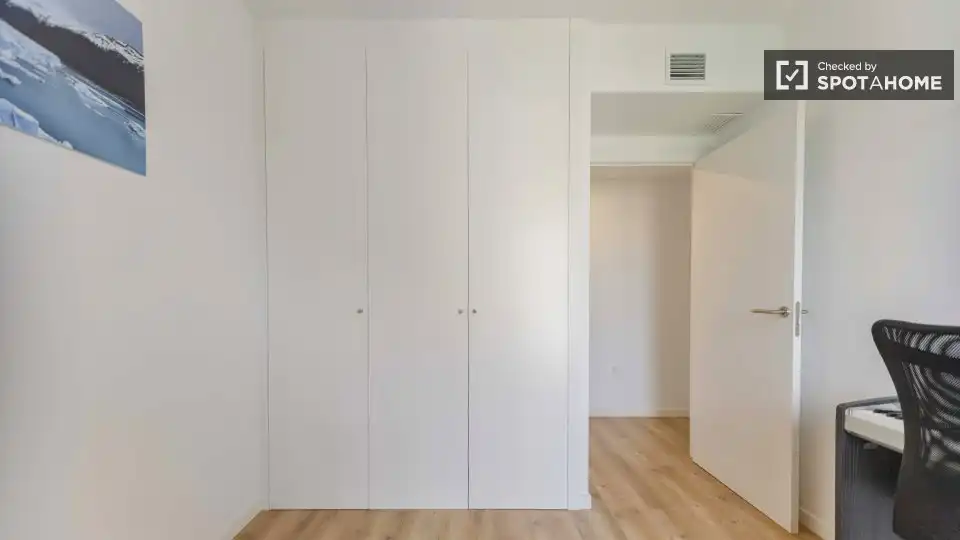 Habitación de Piso de alquiler en Valencia con Aire acondicionado, Calefacción y Amueblado