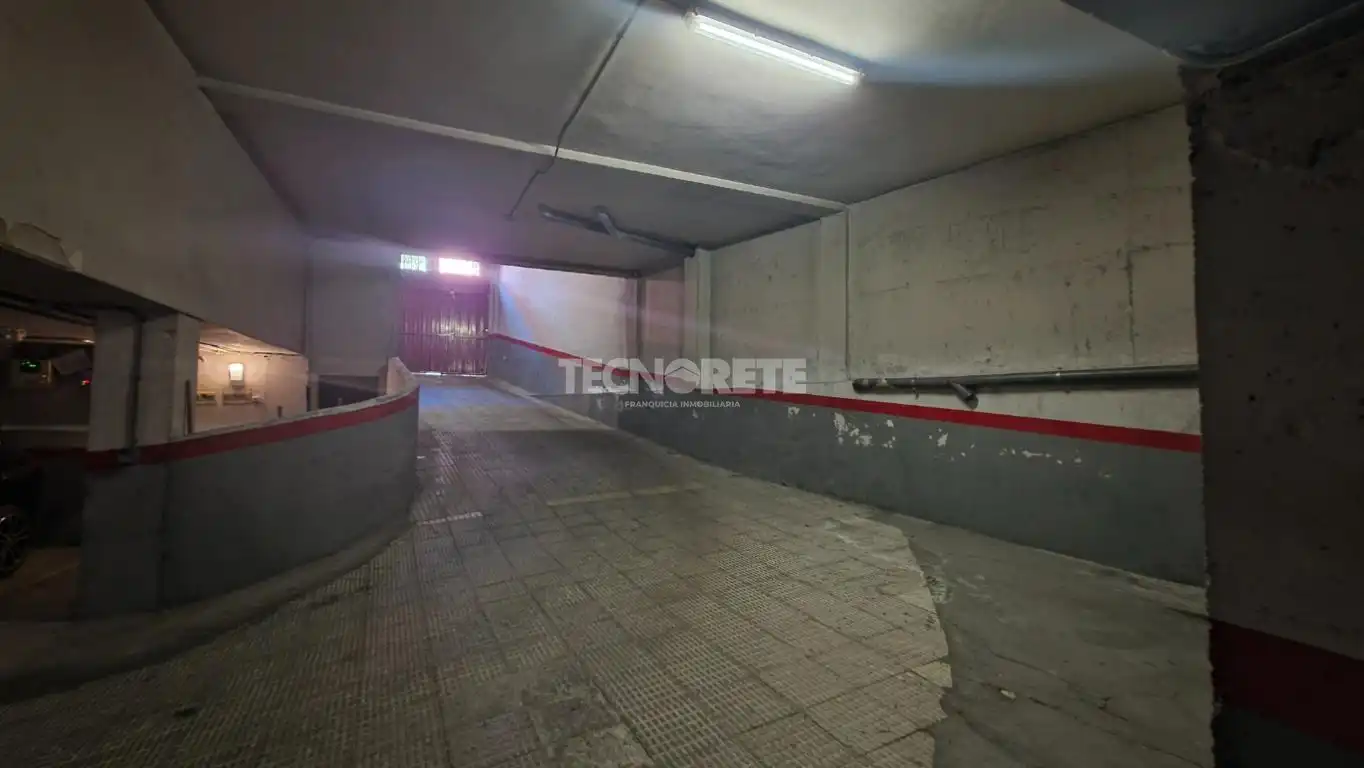 Parking de Piso en venta en Guadalajara con Aire acondicionado, Calefacción y Balcón