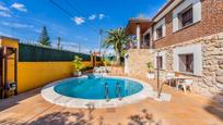 Exterior view of House or chalet for sale in Pozuelo de Alarcón  with Swimming Pool
