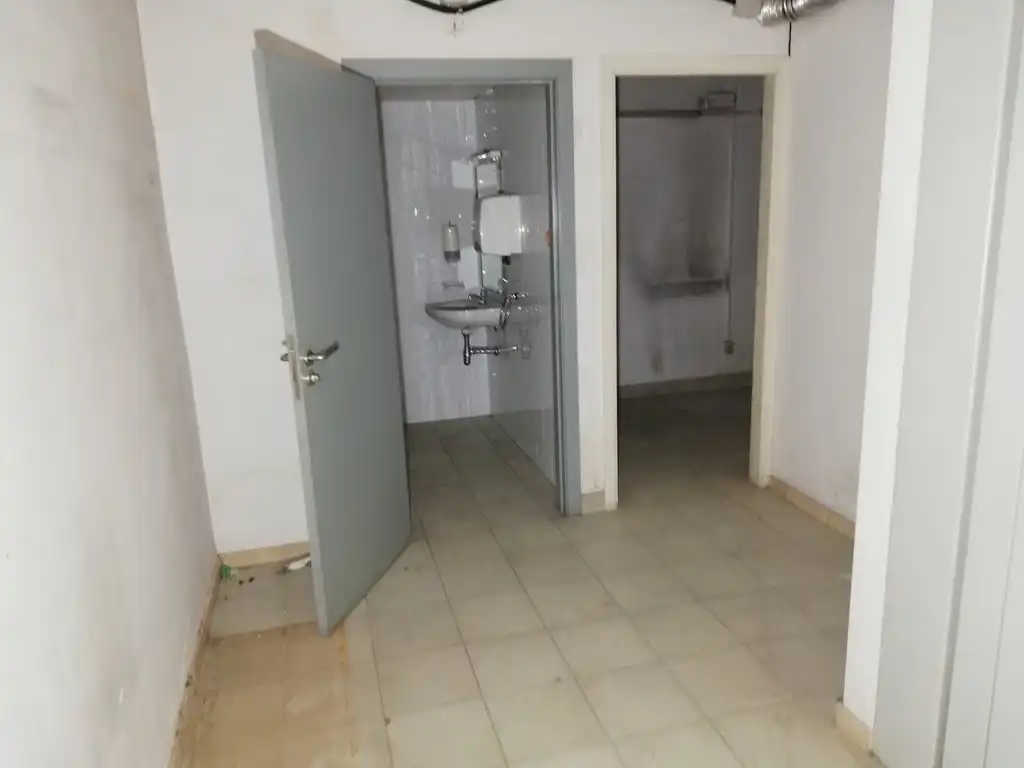 Local de alquiler en C/ Doctor Pi i Molist , El Turó de la Peira