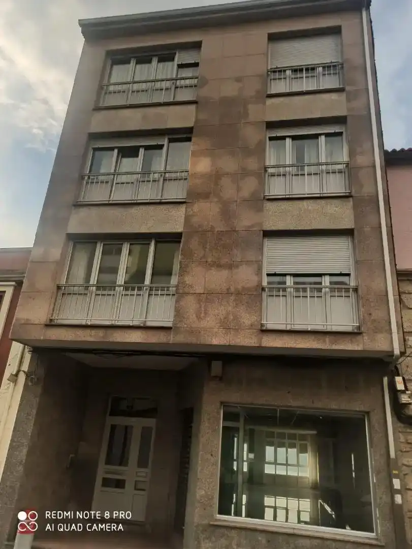 Vista exterior de Local de lloguer en Rianxo