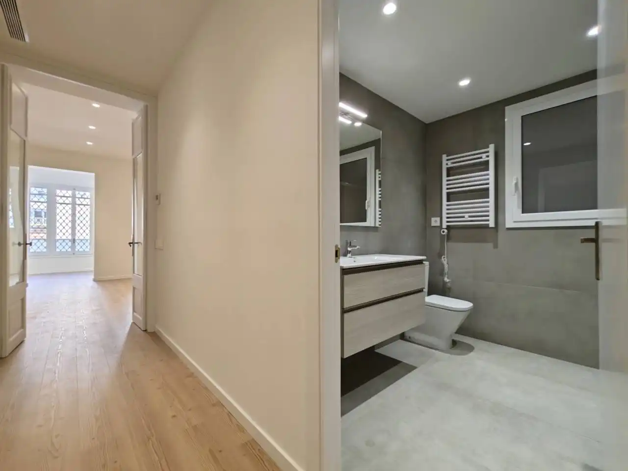 Baño de Piso de alquiler en Manresa con Aire acondicionado, Calefacción y Terraza