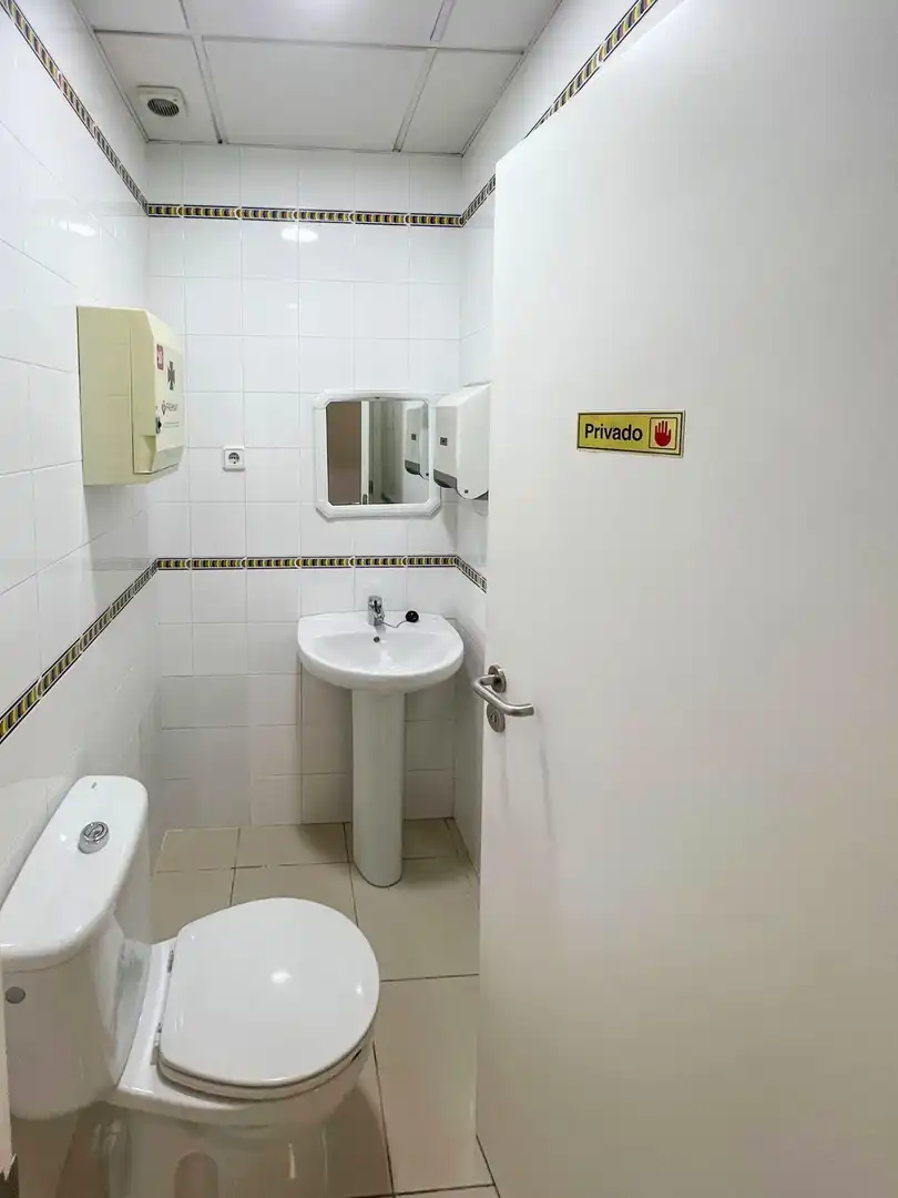 Local comercial de lloguer a Núcleo urbano, imagen 5