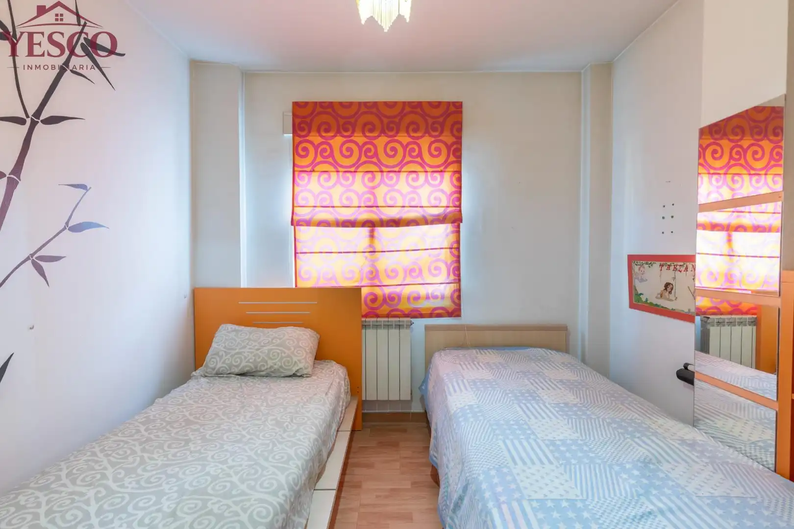 Habitación de Casa adosada en venta en Güevéjar con Calefacción, Terraza y Balcón
