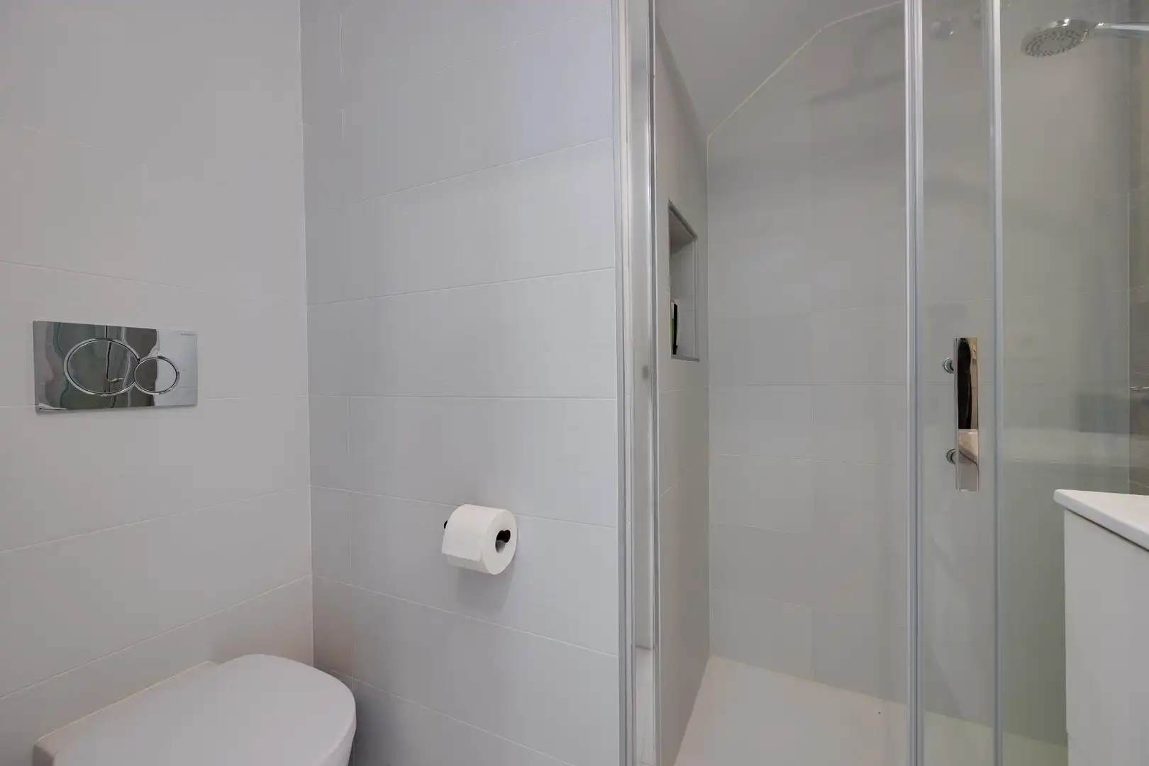 Badezimmer von Einfamilien-Reihenhaus zum Verkauf in Torrevieja mit Klimaanlage, Heizung und Terrasse