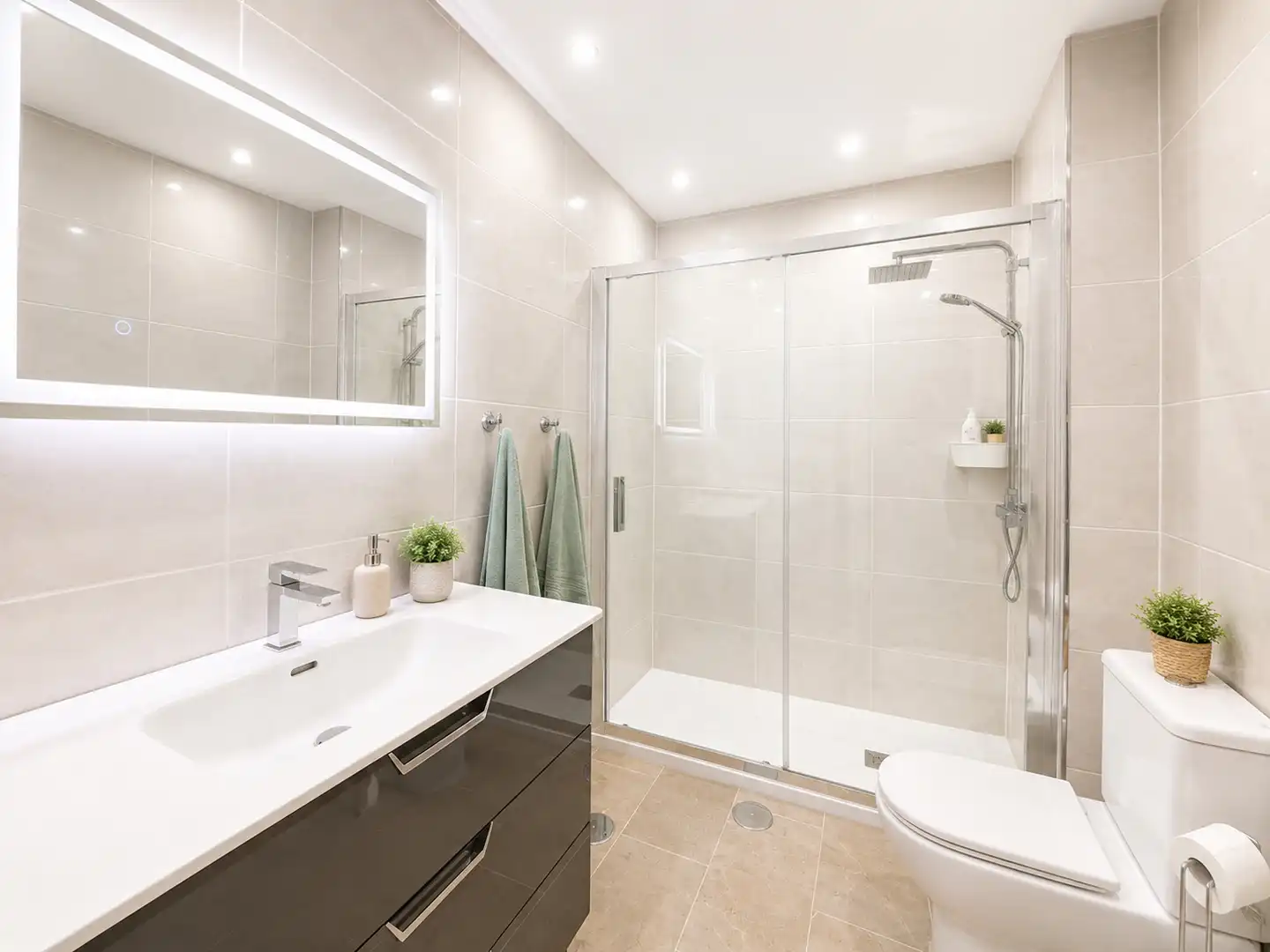 Baño de Piso en venta en Benalmádena con Aire acondicionado, Terraza y Trastero