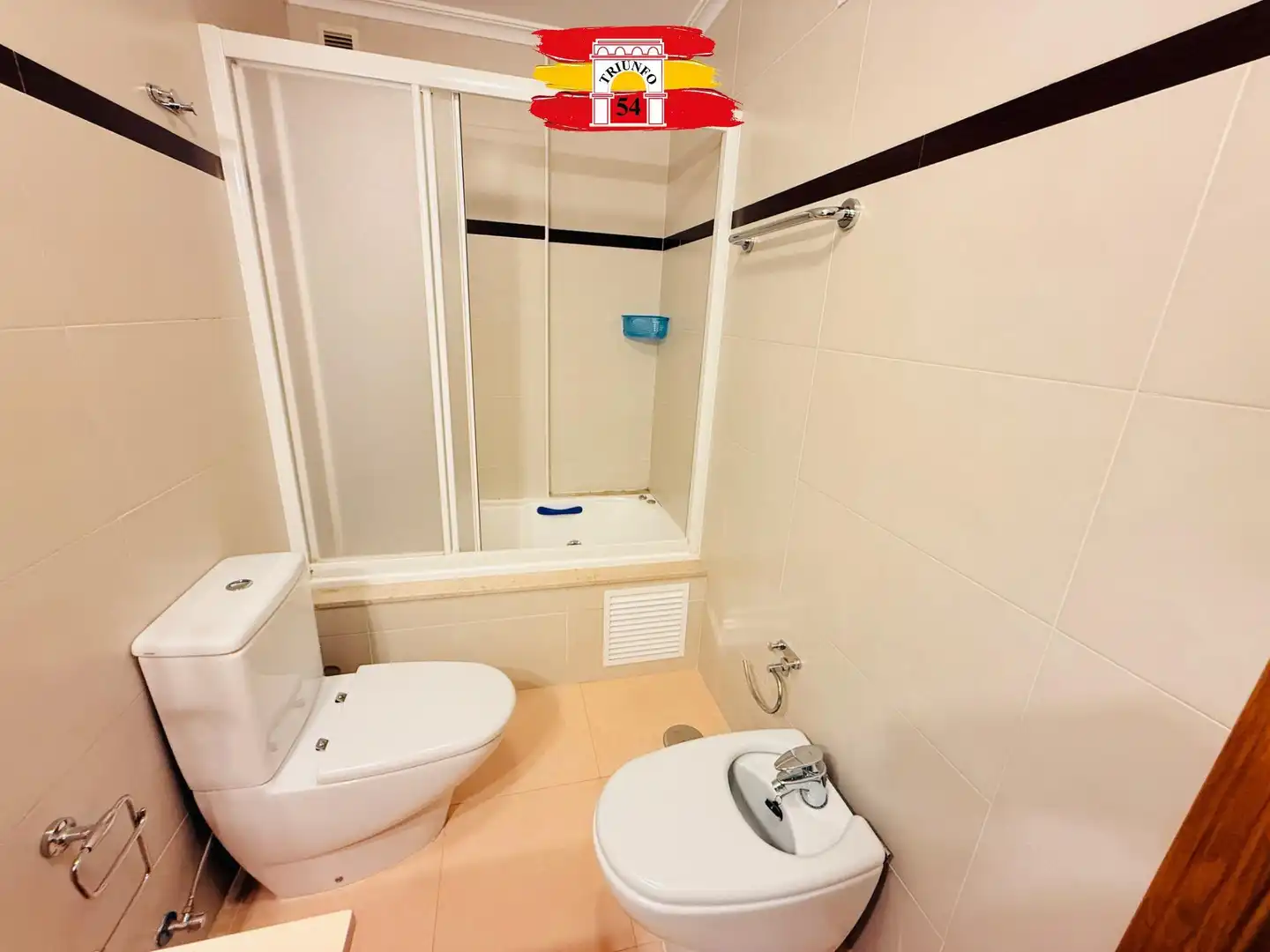 Baño de Ático en venta en Pilar de la Horadada con Aire acondicionado, Jardín privado y Trastero