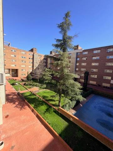 Piso en Venta en Calle del Tren de Arganda en Valdebernardo - Valderribas