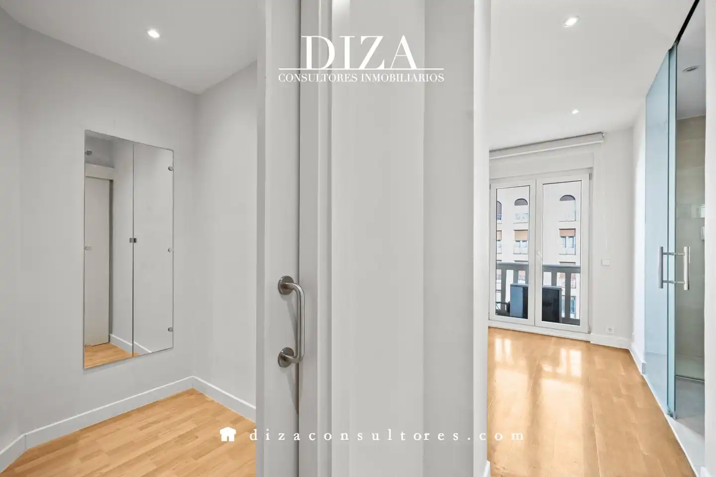 Schlafzimmer von Wohnung zur Miete in Madrid mit Klimaanlage, Heizung und Balkon