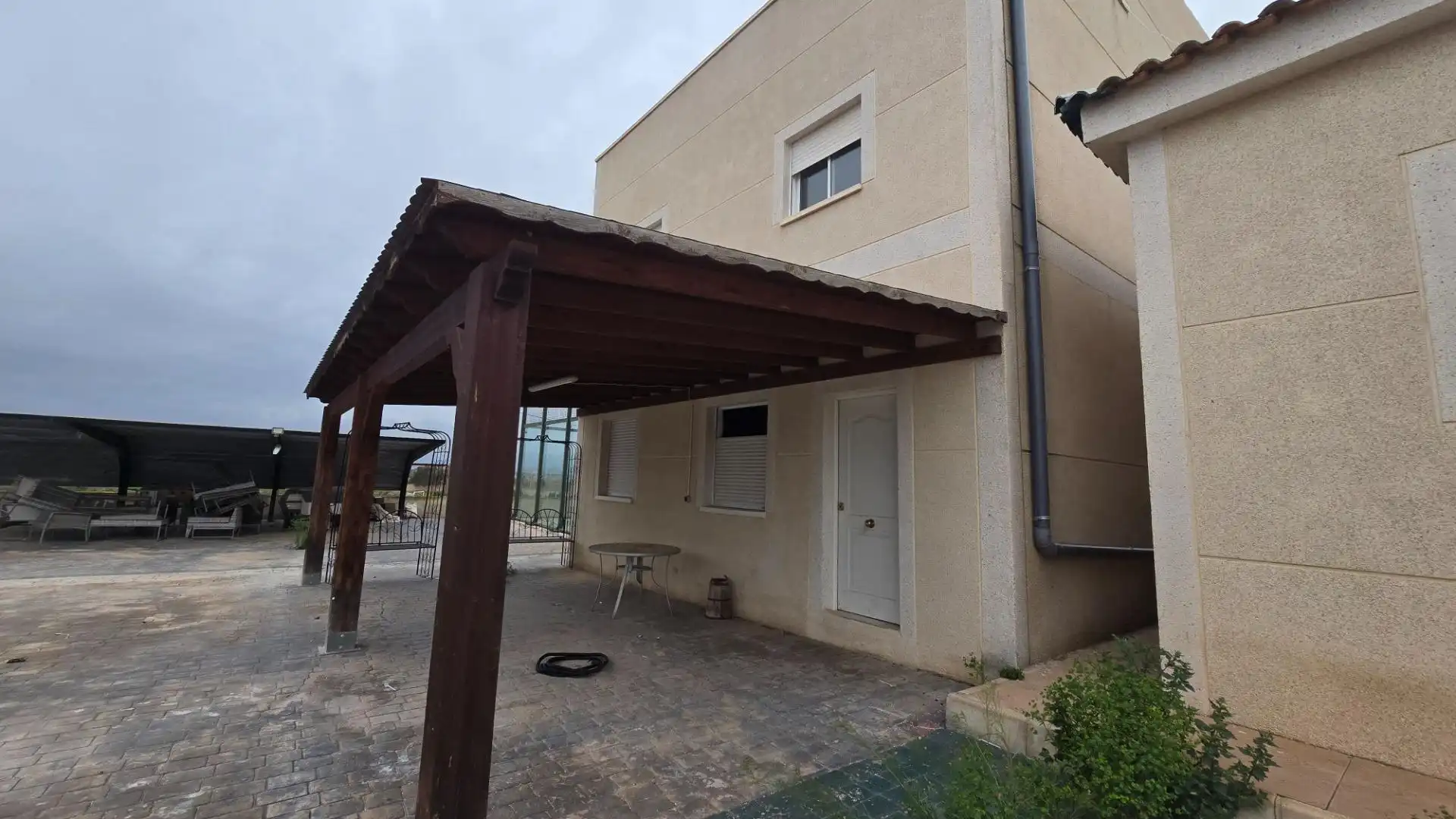Vista exterior de Casa o xalet en venda en Elche / Elx amb Aire condicionat, Terrassa i Traster