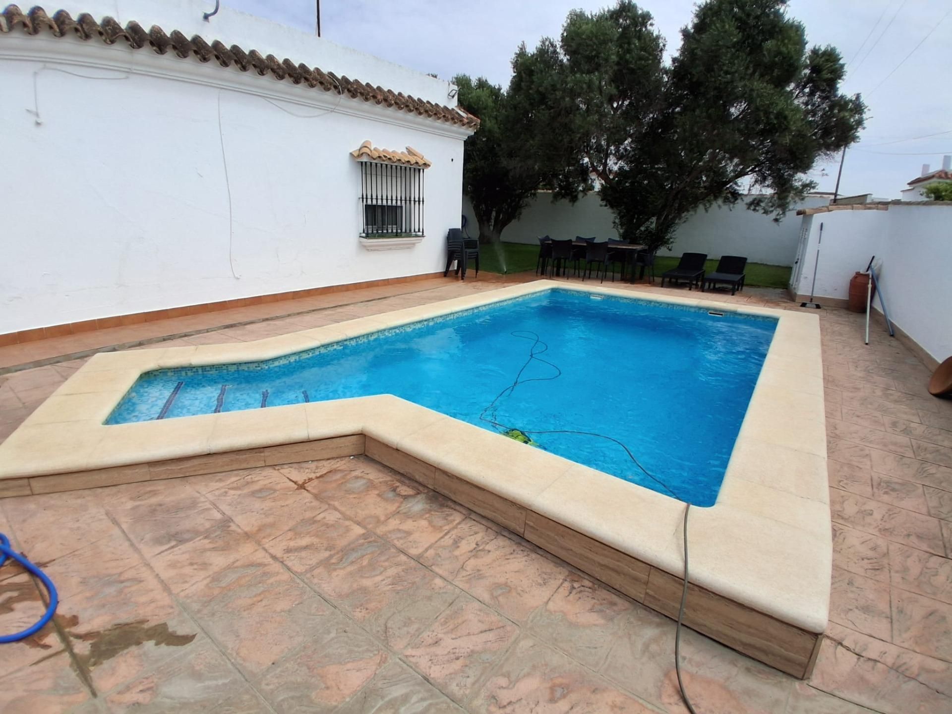 Swimming pool of House or chalet for sale in Conil de la Frontera