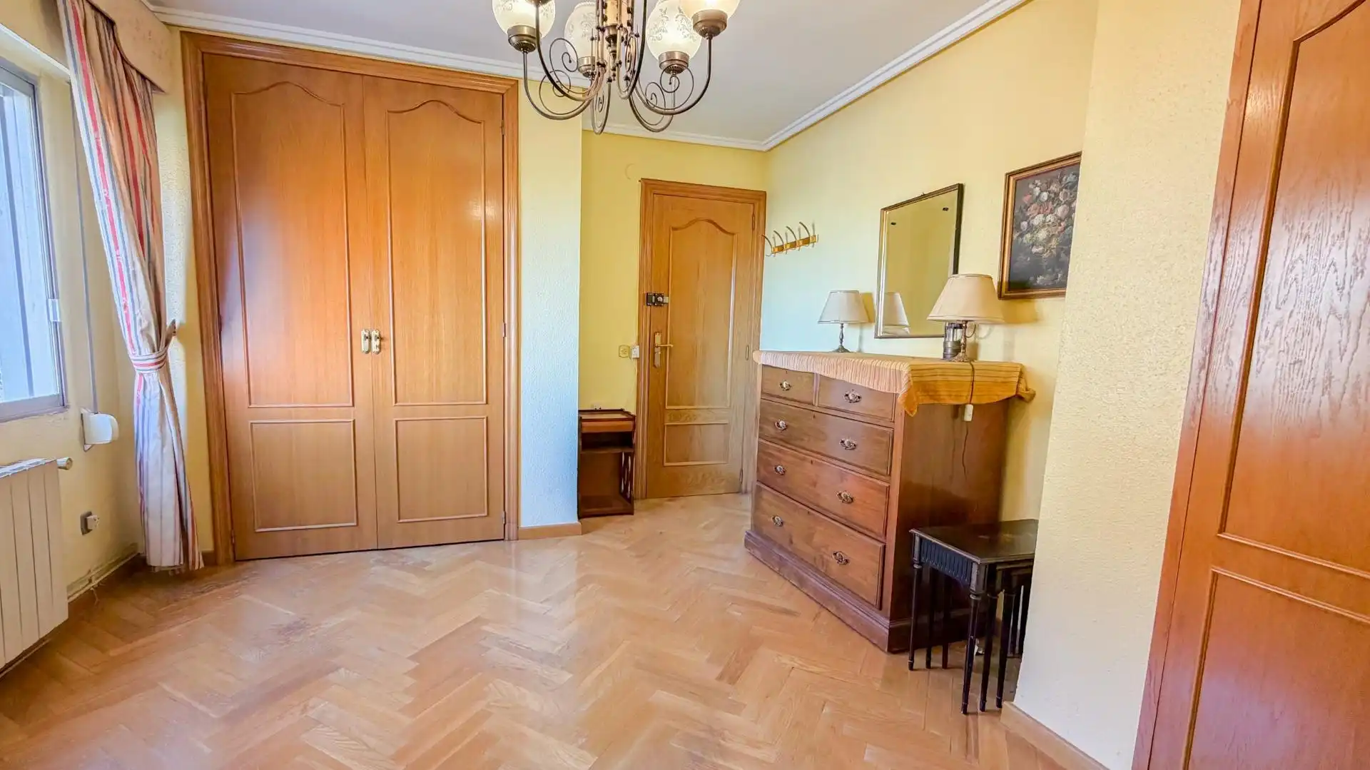 Schlafzimmer von Wohnung zum Verkauf in Valencia mit Klimaanlage, Heizung und Parkett