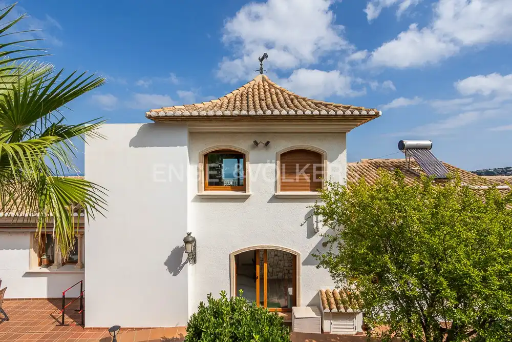 Vista exterior de Casa o xalet de lloguer en Dénia amb Aire condicionat, Calefacció i Jardí privat