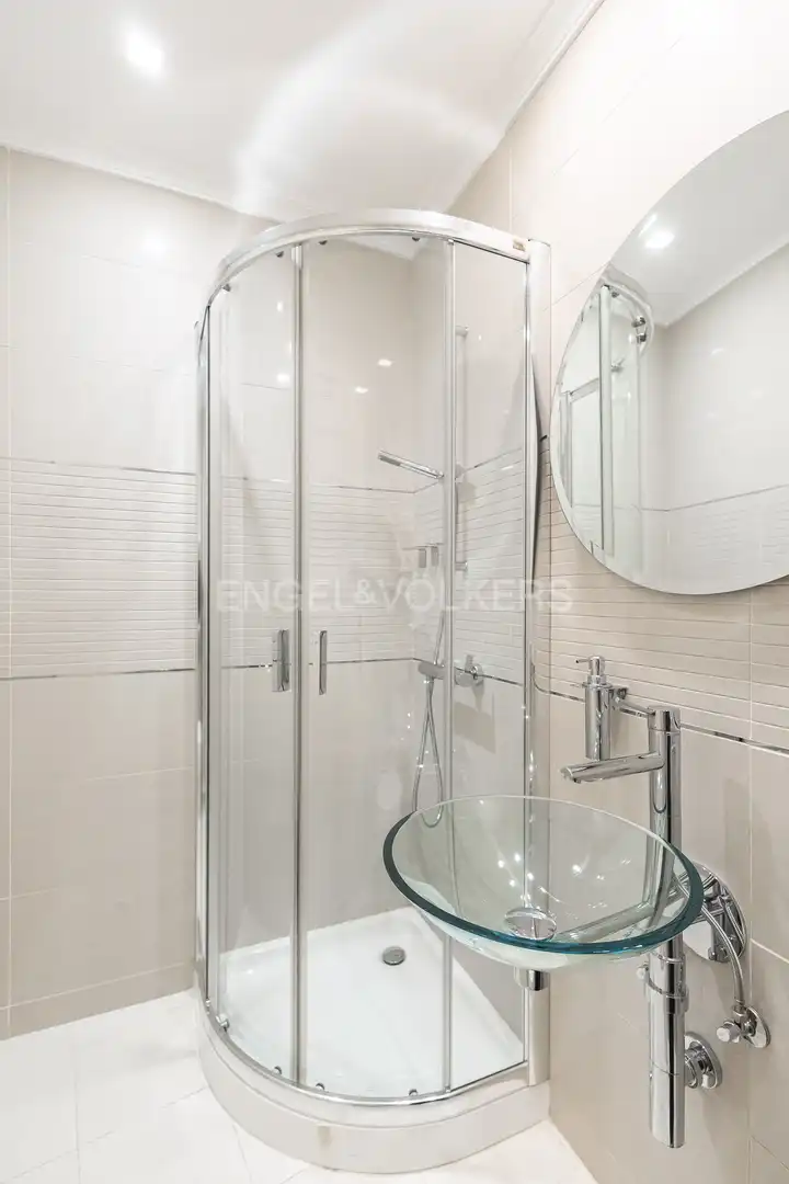 Badezimmer von Wohnung zur Miete in Madrid mit Klimaanlage und Heizung