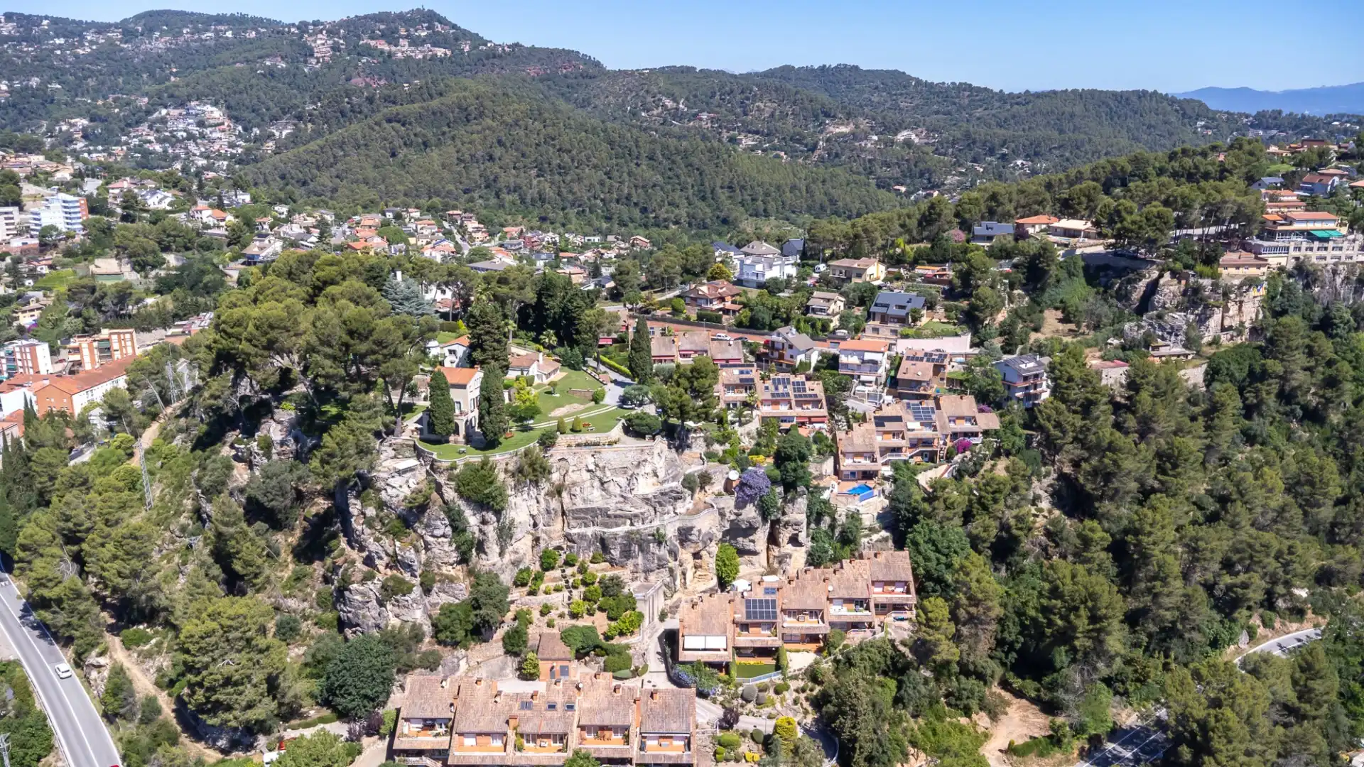 Vista exterior de Finca rústica en venda en Corbera de Llobregat amb Aire condicionat, Calefacció i Terrassa