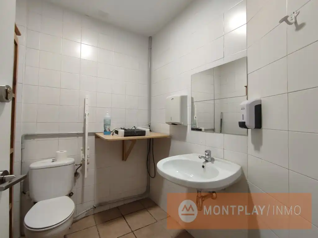 Bathroom of Commercial properties for rent in Vielha e Mijaran