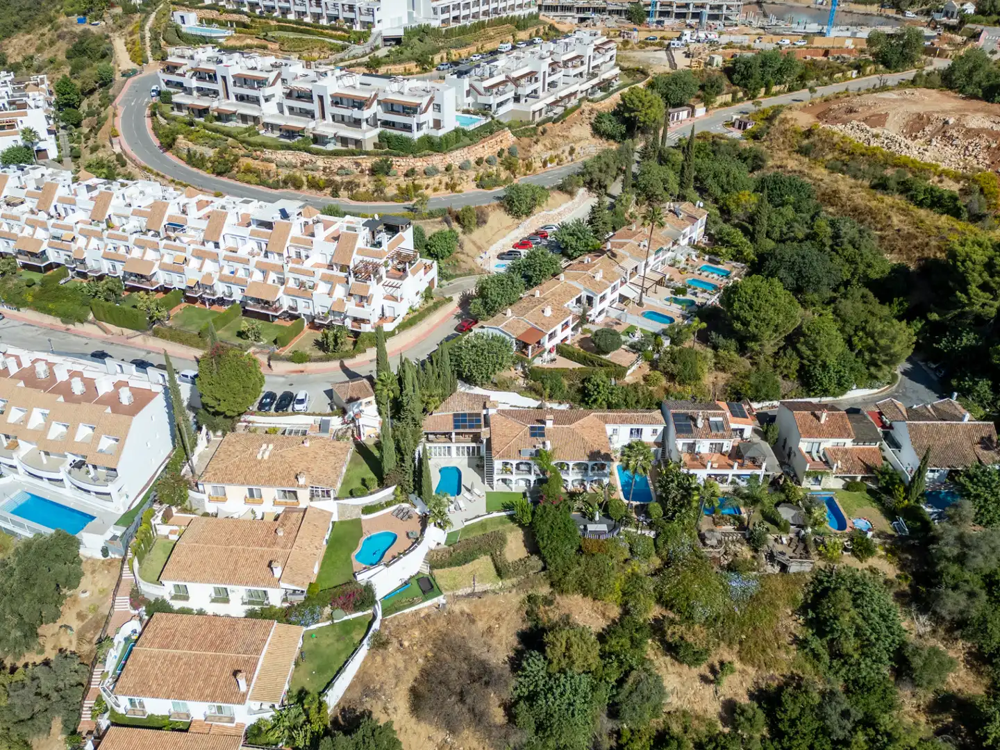 Vista exterior de Casa adosada en venda en Istán amb Aire condicionat, Jardí privat i Terrassa