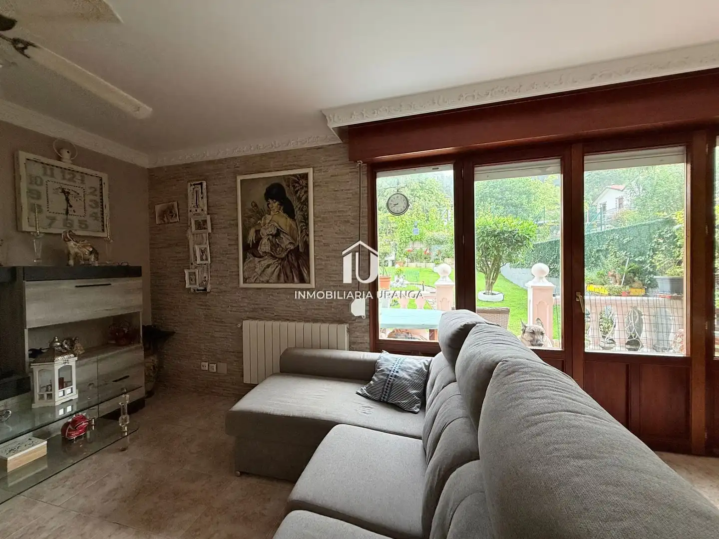 Sala d'estar de Casa o xalet en venda en Meruelo amb Calefacció, Jardí privat i Terrassa