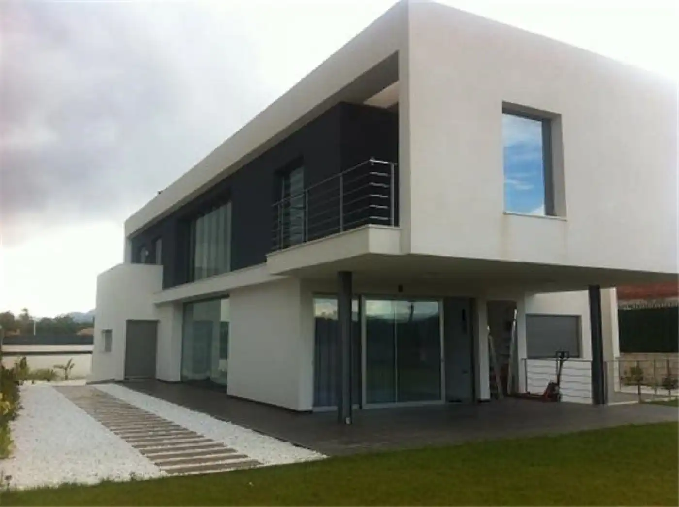 Vista exterior de Casa o xalet en venda en Elche / Elx amb Aire condicionat, Calefacció i Jardí privat