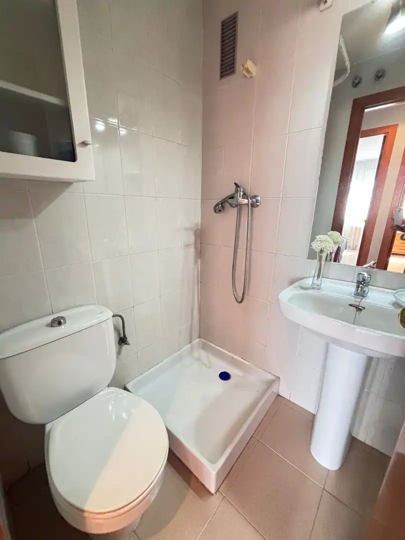 Baño de Ático en venta en Terrassa con Calefacción, Terraza y Trastero