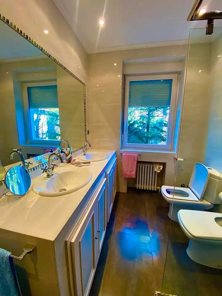 Bathroom of Houses for sale in Torrelavega   with Private garden, Parquet flooring and Terrace