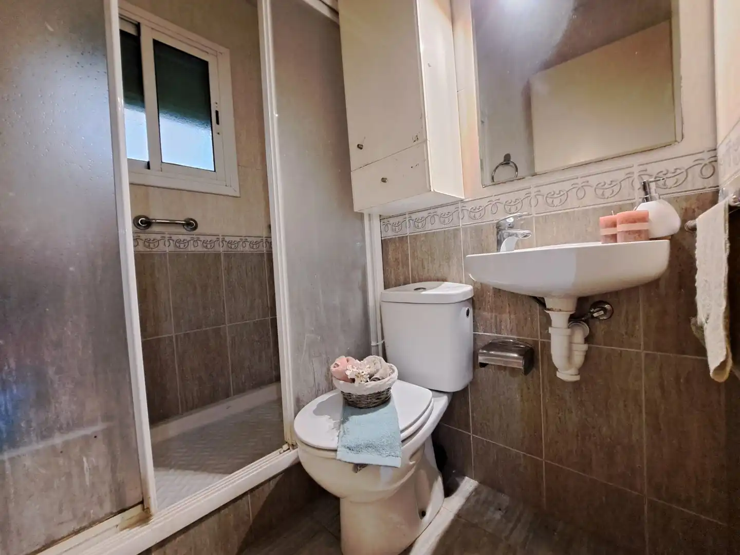 Baño de Casa adosada en venta en Rubí con Terraza y Alarma