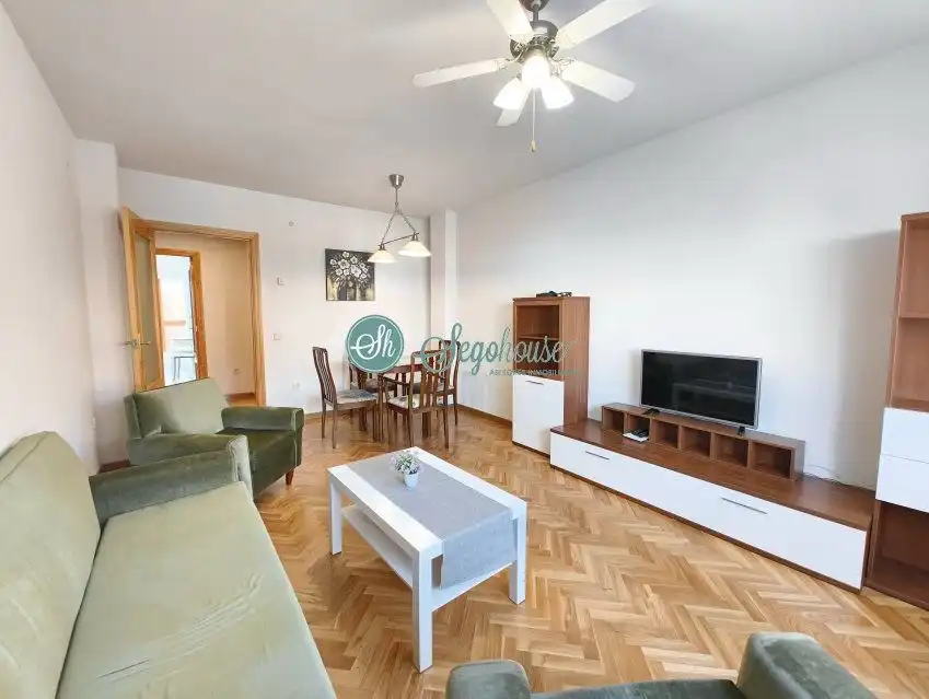Wohnzimmer von Wohnung zur Miete in Segovia mit Heizung, Parkett und Terrasse
