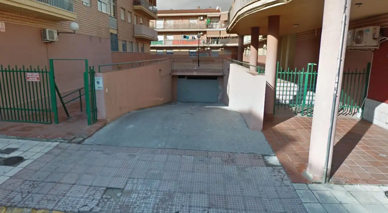 Parkplatz von Lagerraum zum Verkauf in Santa Fe