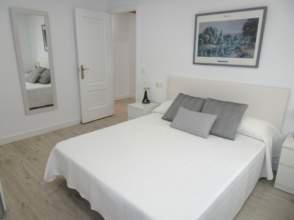 Bedroom of Flat to rent in Gijón   with Heating, Parquet flooring and Furnished