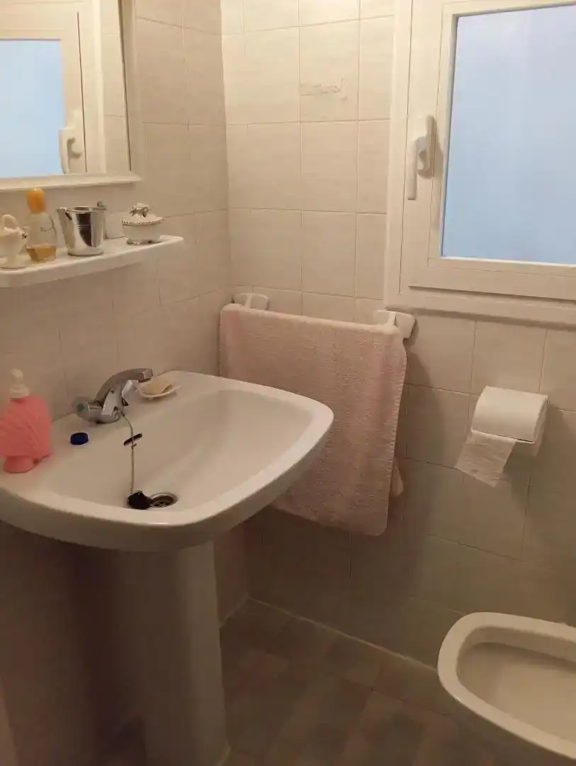 Bathroom of Flat for rent in El Cañavate    with Air Conditioner, Furnished and Oven