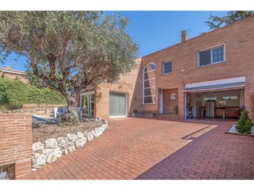House with pool for sale in Matadepera