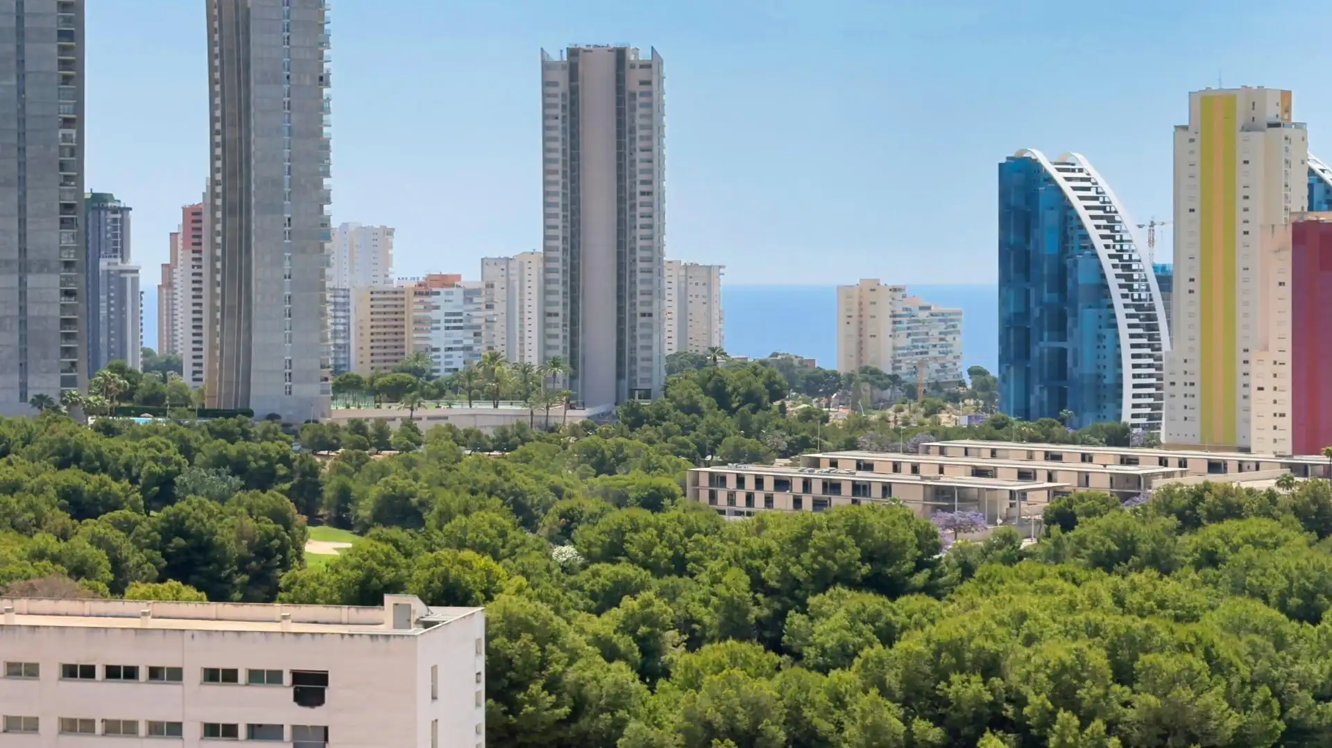 Vista exterior de Piso en venta en Benidorm con Aire acondicionado, Jardín privado y Terraza