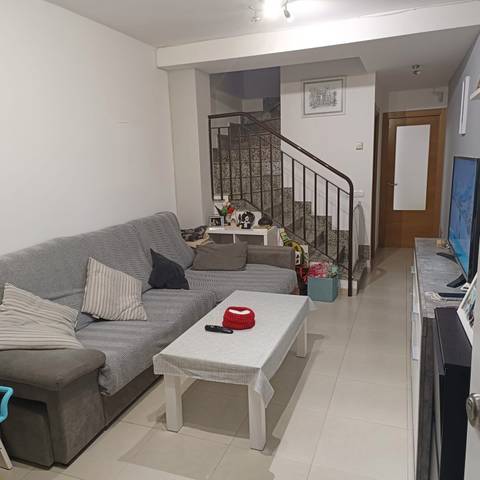 Dúplex en Venta en Calle Chipre en Urb. Belvalle