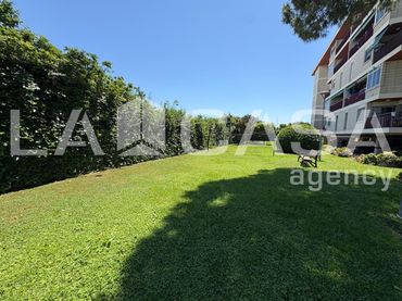 Piso con balcón en venta en Carrer Rafael de Casanova