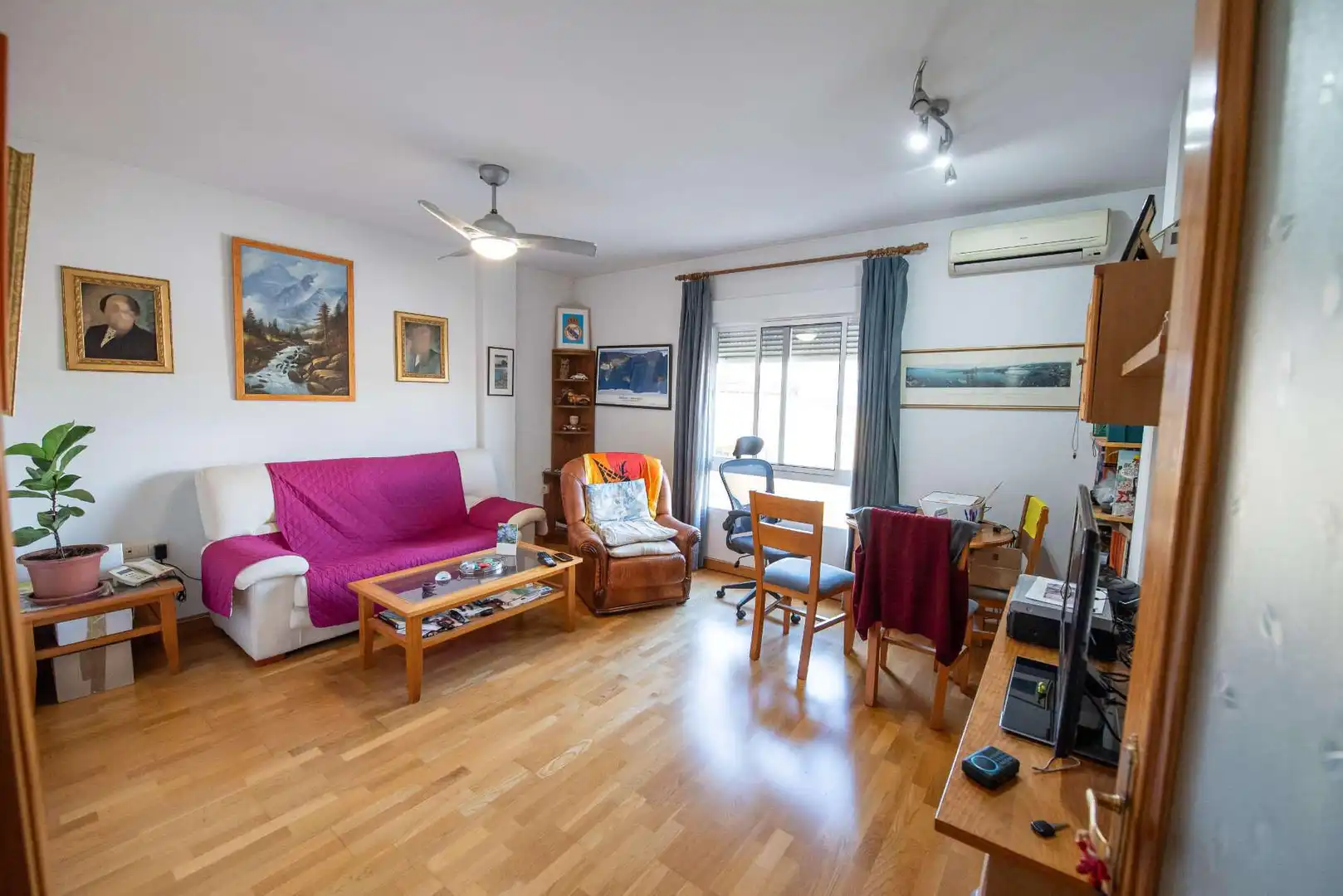 Sala de estar de Piso en venta en Plasencia con Aire acondicionado, Calefacción y Amueblado