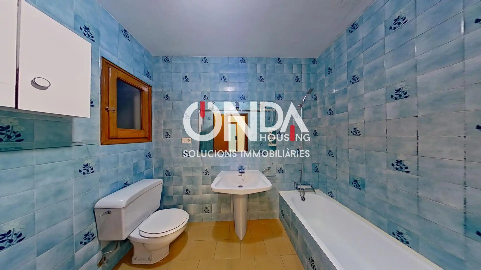 Baño de Apartamento en venta en Tremp con Aire acondicionado, Calefacción y Terraza