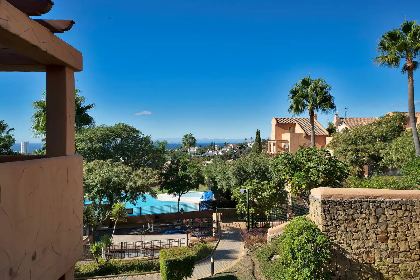 Vista exterior de Apartament de lloguer en Marbella amb Jardí privat, Terrassa i Moblat