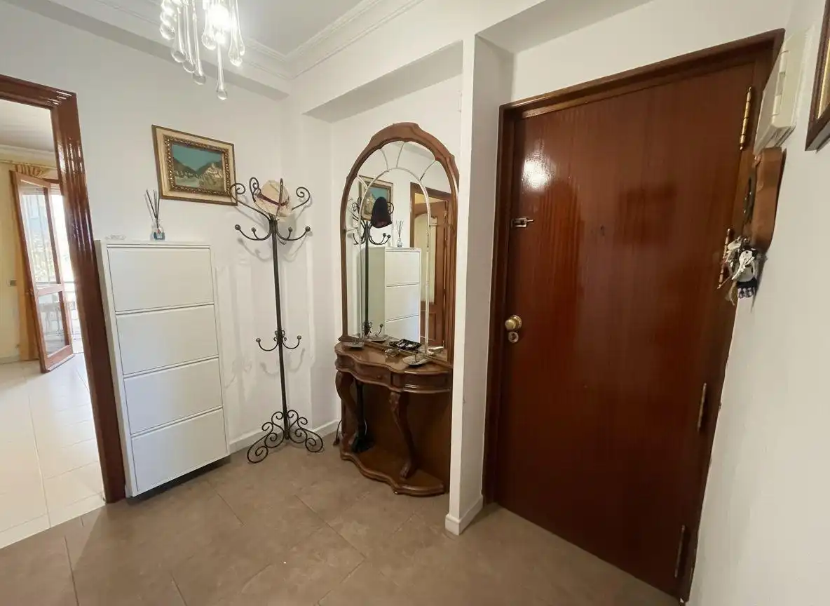 Flat for sale in El Plantinar – Avda. La Paz - El Juncal