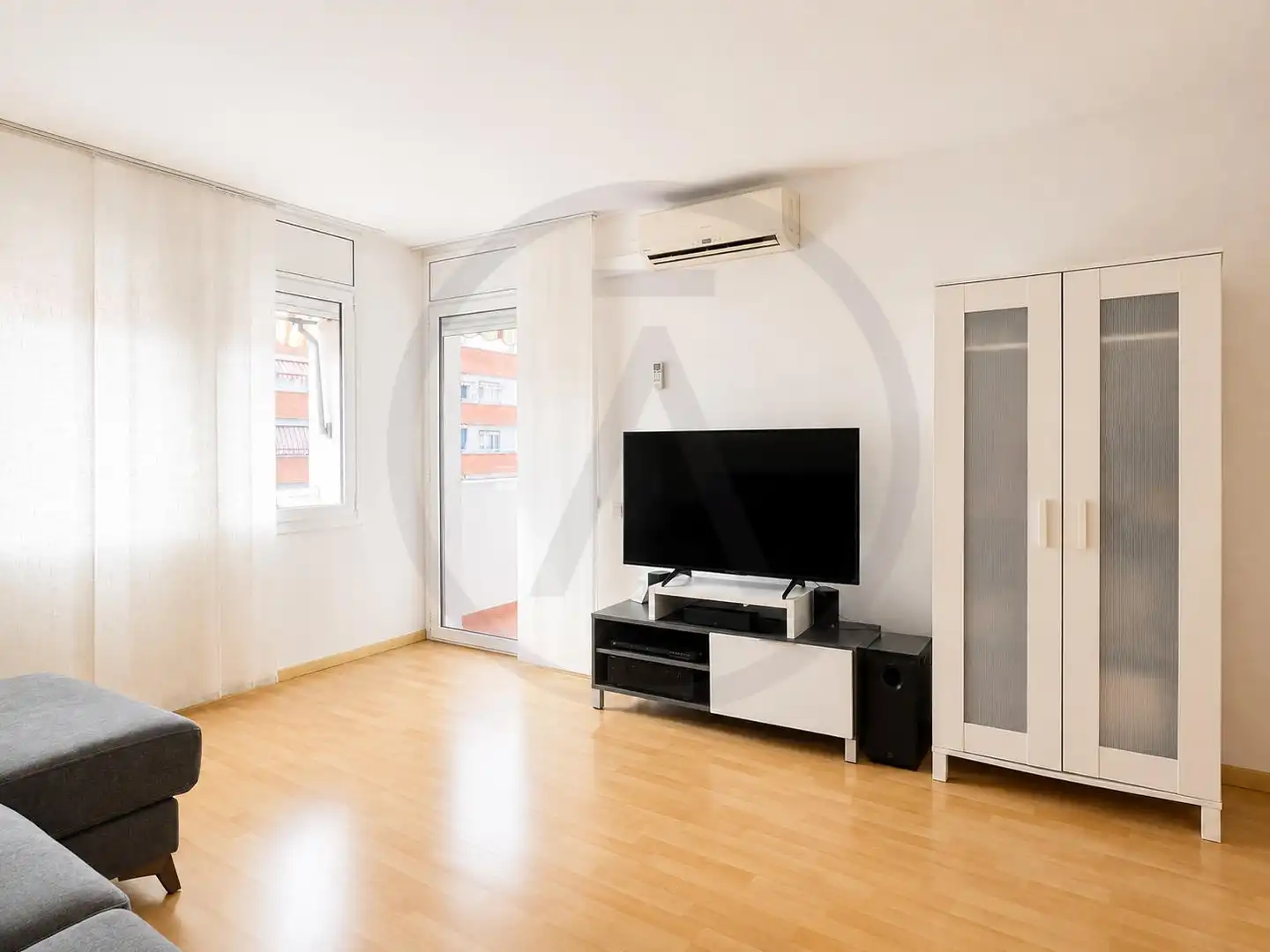 Sala d'estar de Pis en venda en Terrassa amb Aire condicionat, Calefacció i Parquet